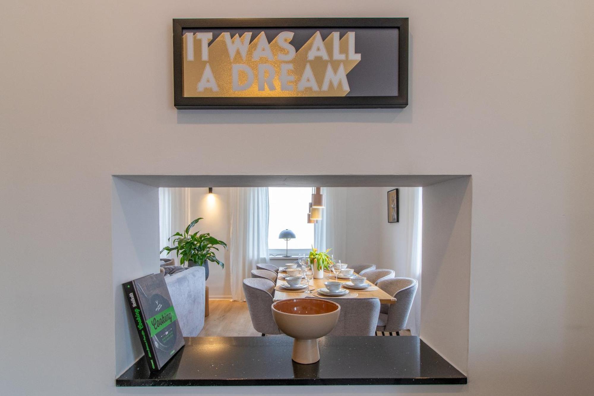 Stilvolles City-Apartment I Netflix I Wlan L Stellplatz I Zentral New Translation Exteriér fotografie