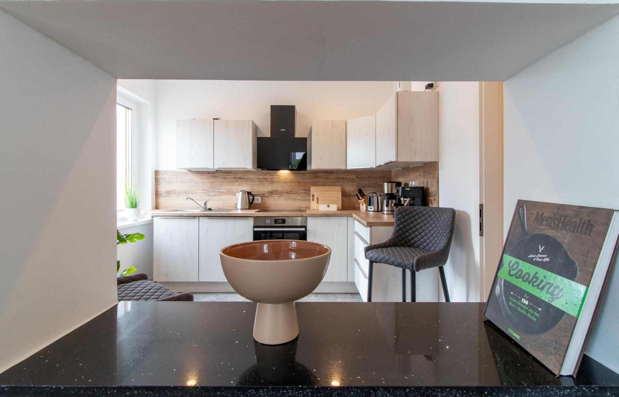 Stilvolles City-Apartment I Netflix I Wlan L Stellplatz I Zentral New Translation Exteriér fotografie