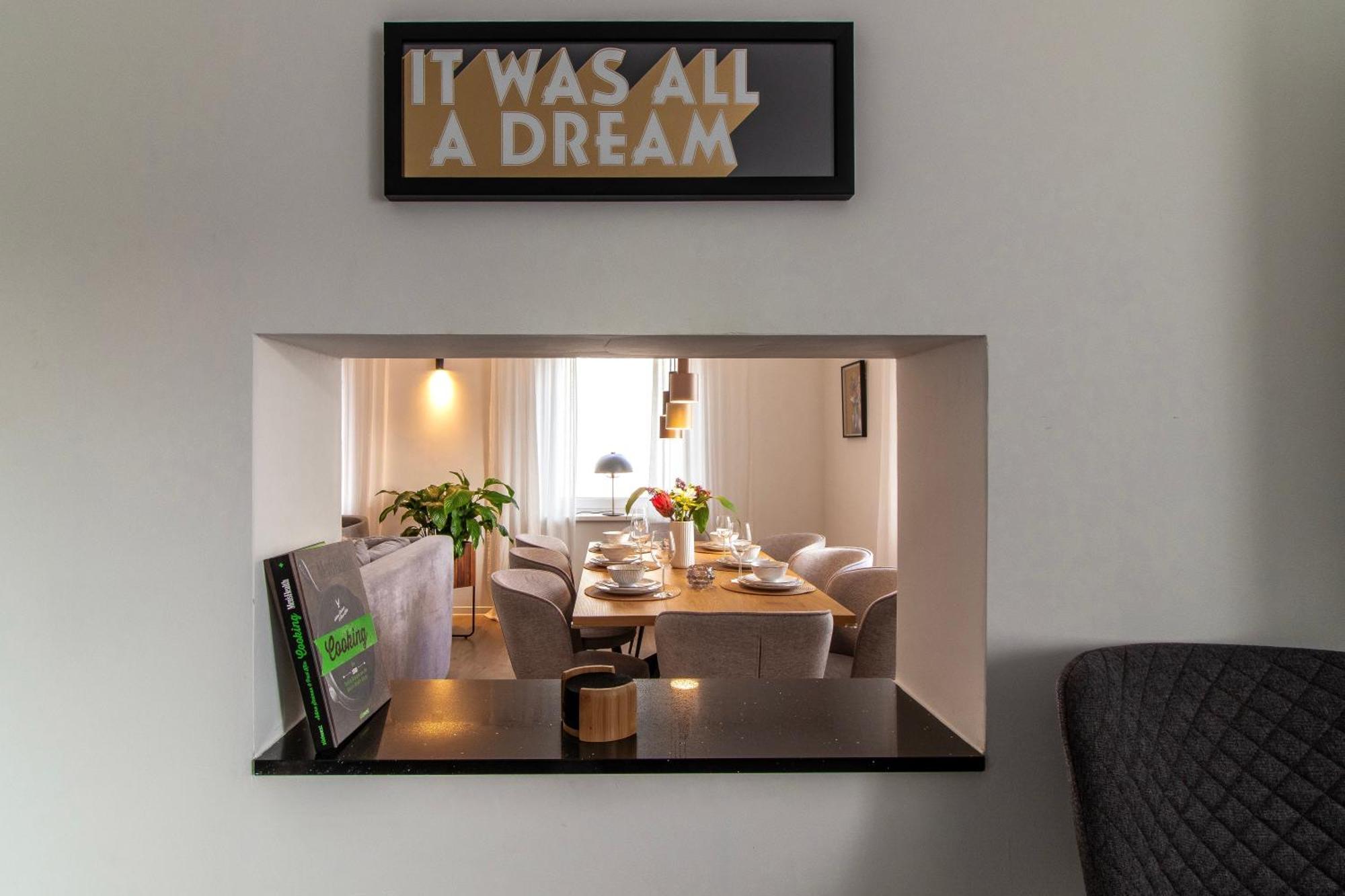 Stilvolles City-Apartment I Netflix I Wlan L Stellplatz I Zentral New Translation Exteriér fotografie